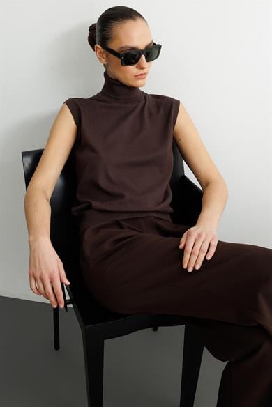 Balıkçı Yaka Kolsuz Triko