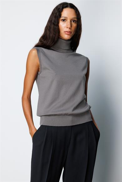 Balıkçı Yaka Kolsuz Triko