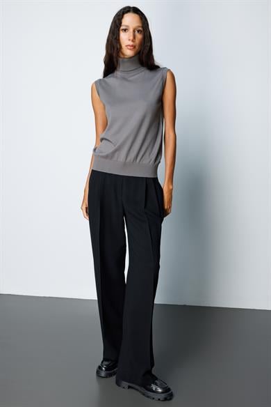 Balıkçı Yaka Kolsuz Triko