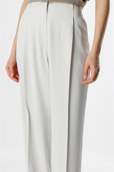 Bol Kesim Pileli Pantolon