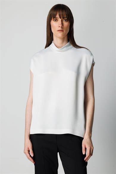 Dik Yaka Düşük Kol Bluz