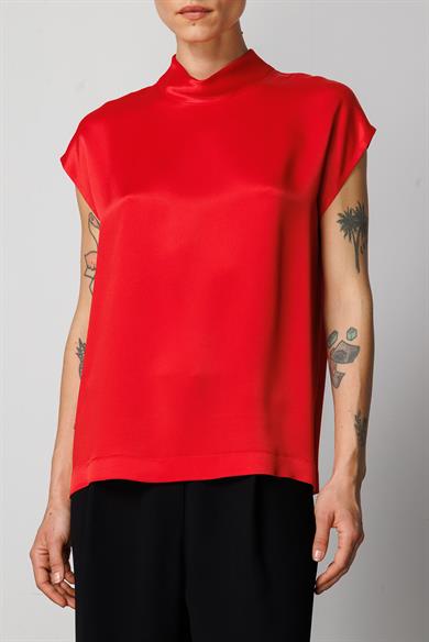 Dik Yaka Düşük Kol Bluz