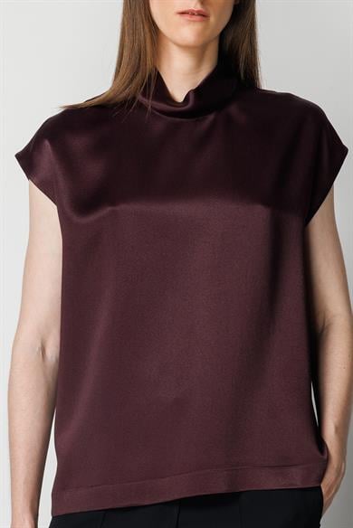 Dik Yaka Düşük Kol Bluz