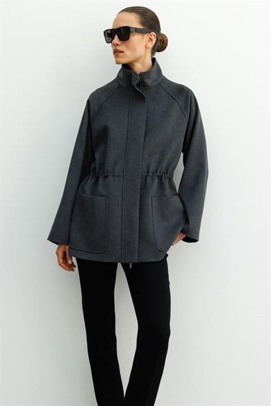 Dik Yaka Fermuarlı Kaban