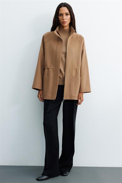 Dik Yaka Fermuarlı Kaban