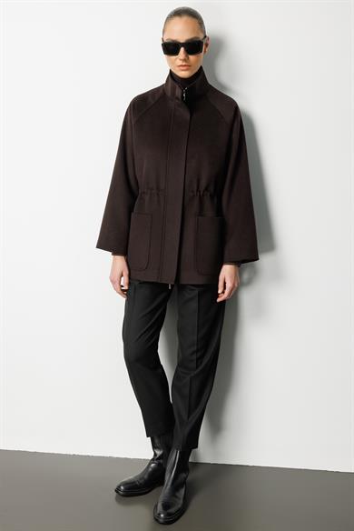 Dik Yaka Fermuarlı Kaban