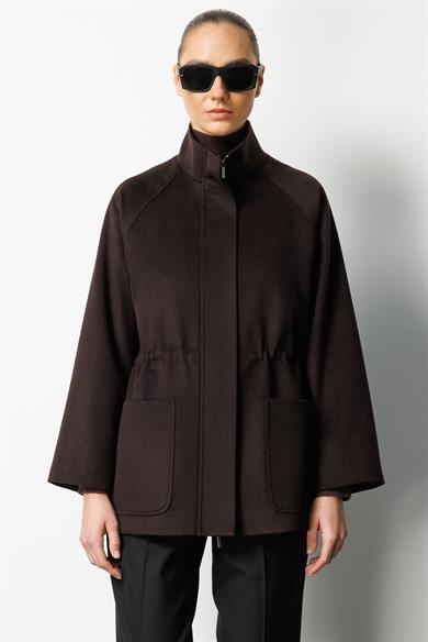 Dik Yaka Fermuarlı Kaban