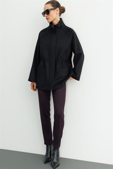 Dik Yaka Fermuarlı Kaban