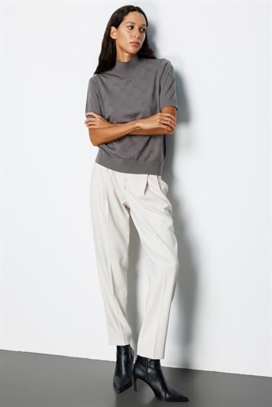 Dik Yaka Jakarlı Yarım Kol Triko