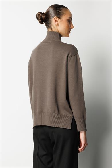 Dik Yaka Oversize Triko