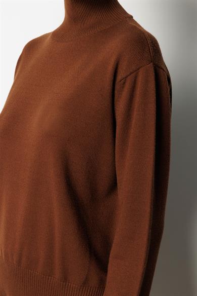 Dik Yaka Oversize Triko