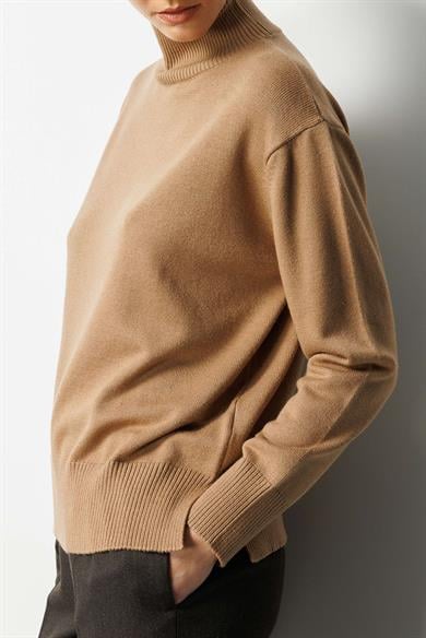 Dik Yaka Oversize Triko