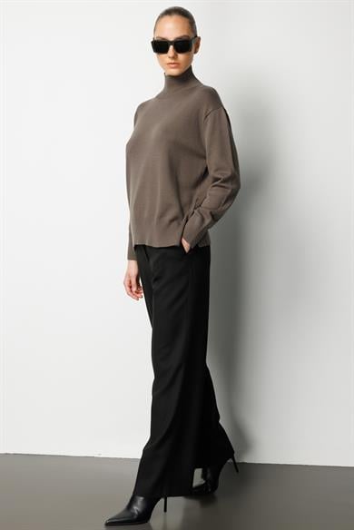 Dik Yaka Oversize Triko