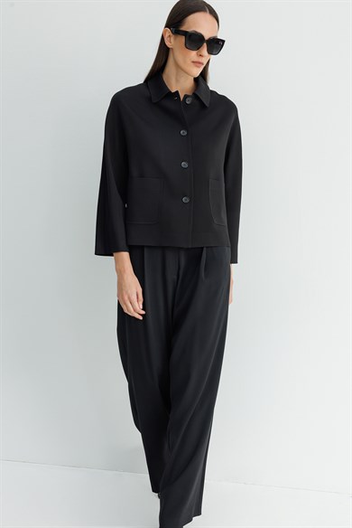 Dıştan Cepli Kısa Ceket