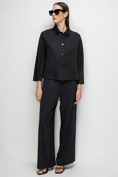 Dıştan Cepli Kısa Ceket