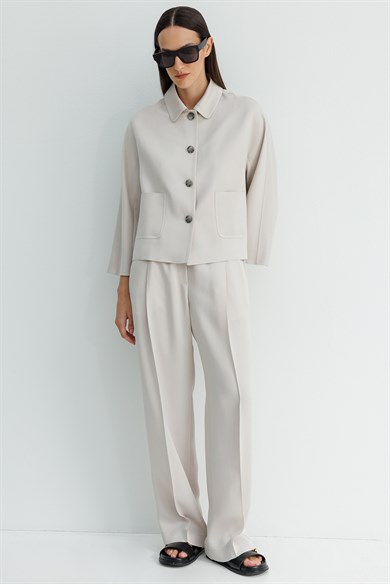 Dıştan Cepli Kısa Ceket