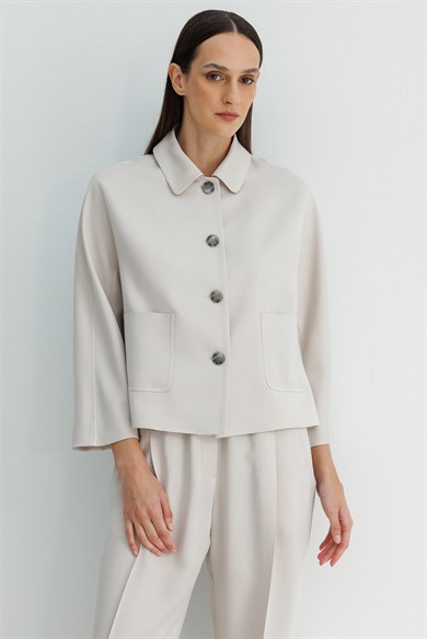 Dıştan Cepli Kısa Ceket