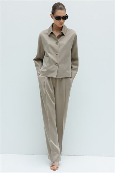 Dıştan Cepli Kısa Ceket