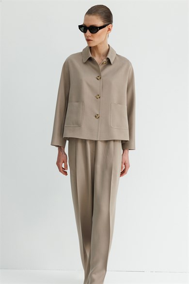 Dıştan Cepli Kısa Ceket