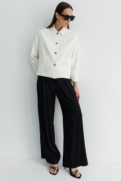 Dıştan Cepli Kısa Ceket