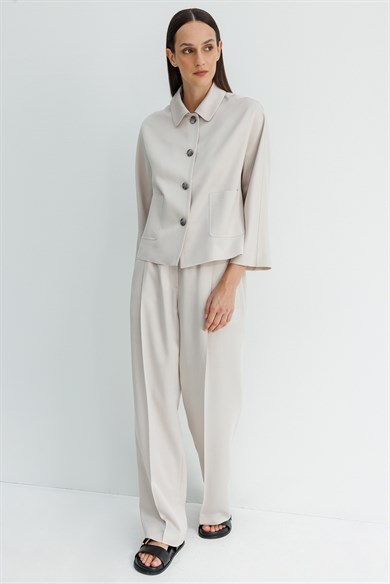 Dıştan Cepli Kısa Ceket