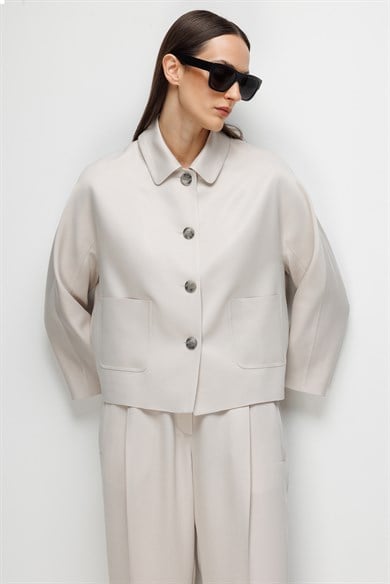 Dıştan Cepli Kısa Ceket