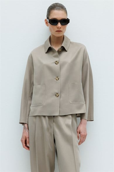 Dıştan Cepli Kısa Ceket