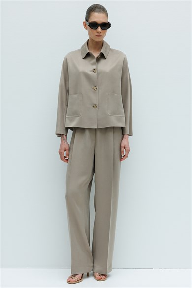 Dıştan Cepli Kısa Ceket