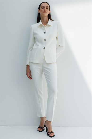 Dıştan Cepli Kısa Ceket