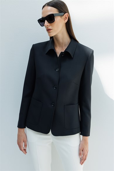 Dıştan Cepli Kısa Ceket