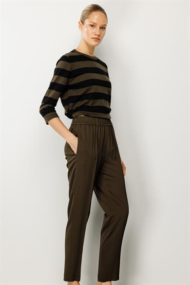 Elastan Kemerli Dar Paça Pantolon