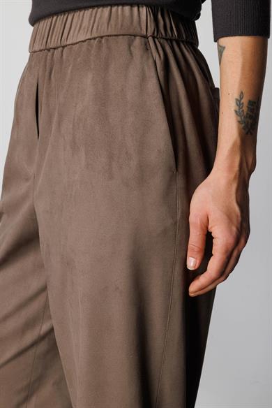 Elastan Kemerli Güderi Görünümlü Pantolon