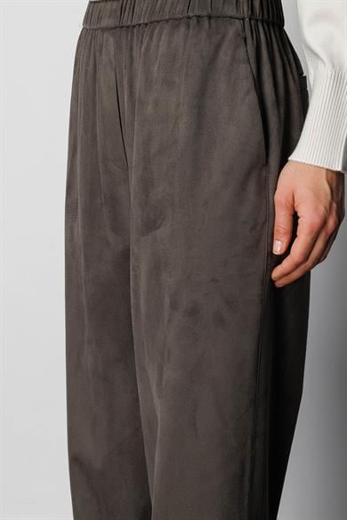 Elastan Kemerli Güderi Görünümlü Pantolon