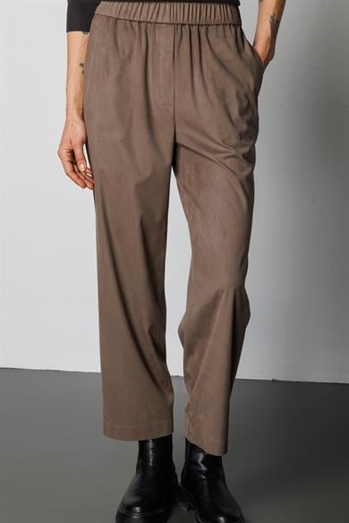 Elastan Kemerli Güderi Görünümlü Pantolon