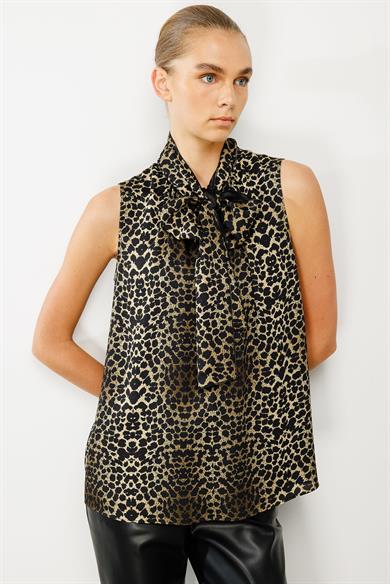 Fiyonklu Kolsuz Bluz