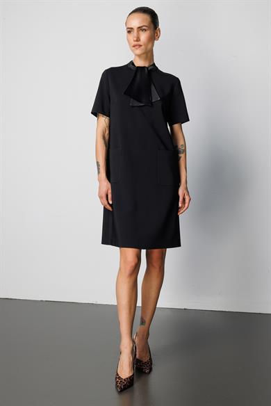 Fularlı Cepli Elbise