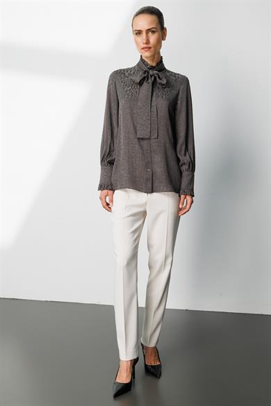 Fularlı Jakarlı Bluz