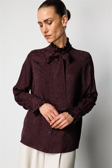 Fularlı Jakarlı Bluz