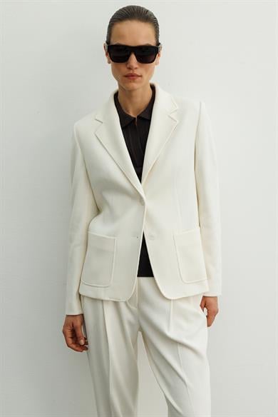 İki Düğme Kadife Ceket