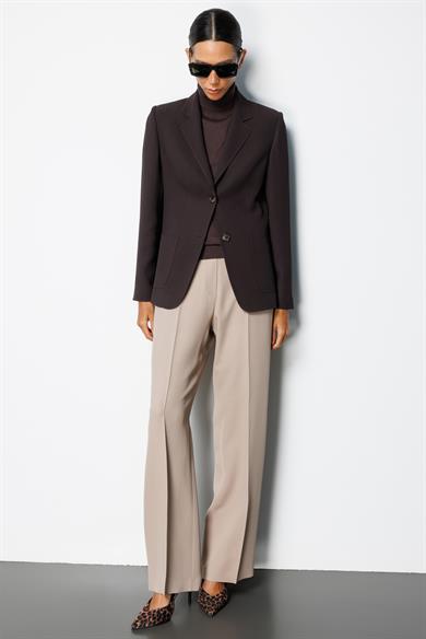 İki Dügmeli Dıştan Cepli Ceket