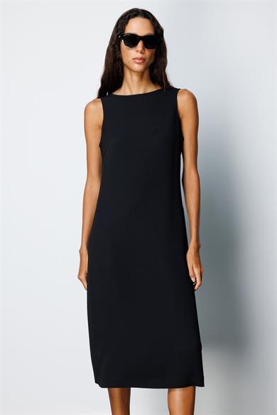 Kayık Yaka Kolsuz Midi Elbise