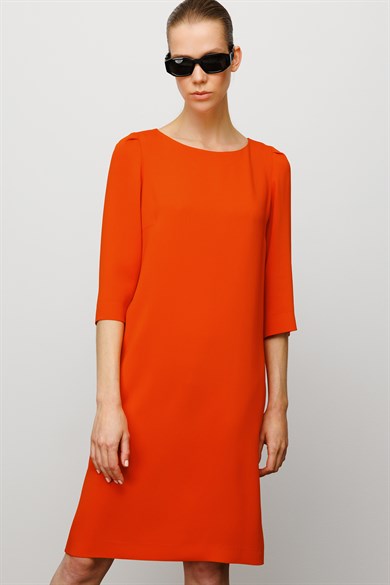 Kayık Yaka Truvakar Kol Elbise