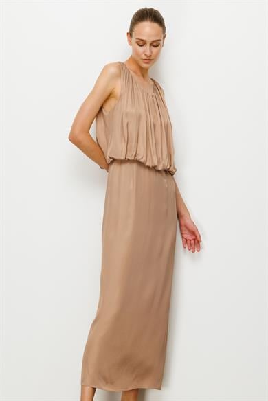 Kolsuz Drapeli Uzun Elbise