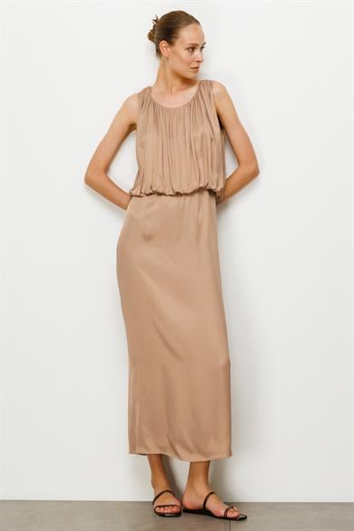 Kolsuz Drapeli Uzun Elbise