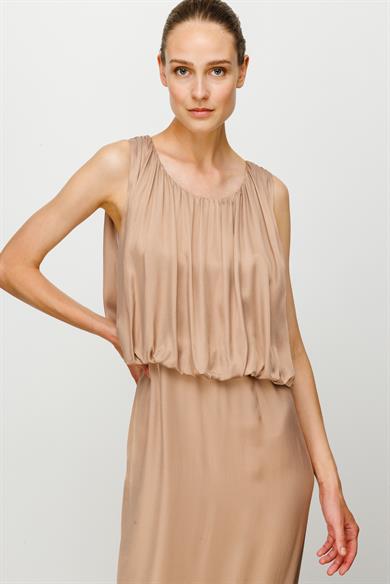 Kolsuz Drapeli Uzun Elbise