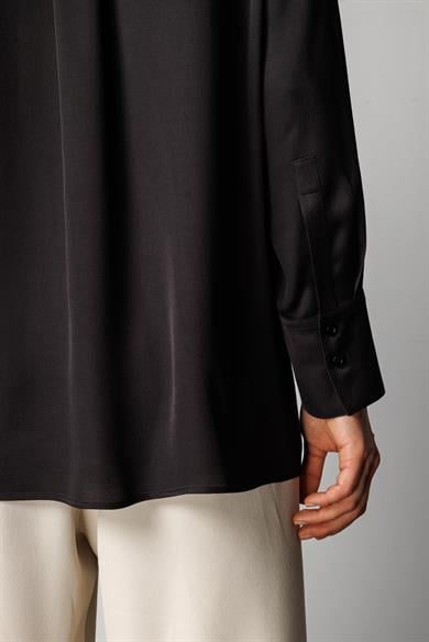 Metal Aksesuarlı Bluz