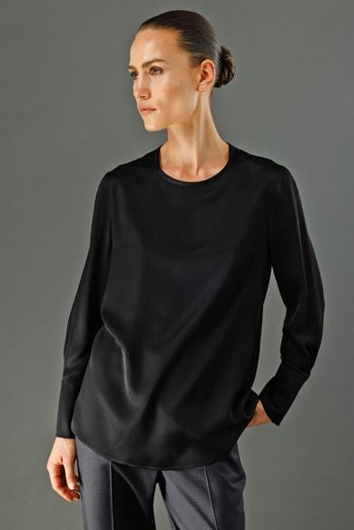 O Yaka Düğmeli Bluz