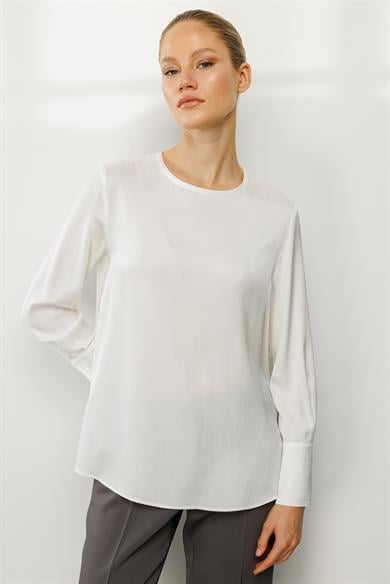 O Yaka Düğmeli Bluz