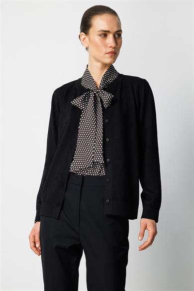 O Yaka Jakarlı Hırka