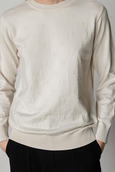 O Yaka Jakarlı Uzun Kol Triko